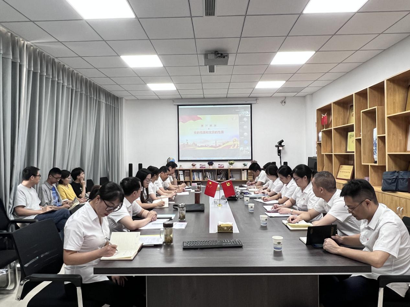 張勇為華北公司黨支部講“強(qiáng)黨性、正作風(fēng)、踐宗旨”專題黨課